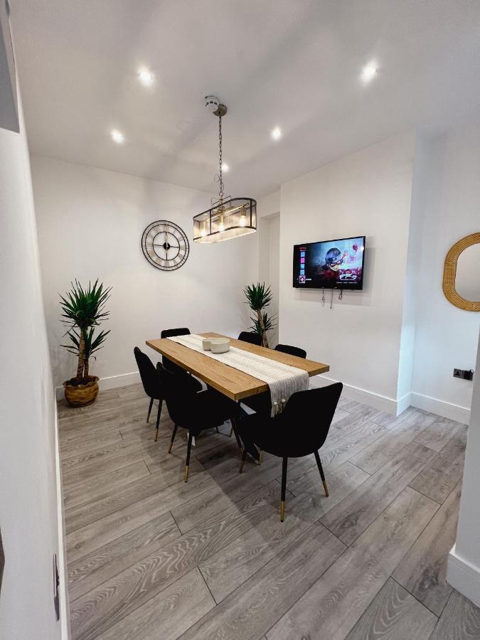 Stylish Stay Near The Stadium Walk To The Action Liverpool Exterior photo