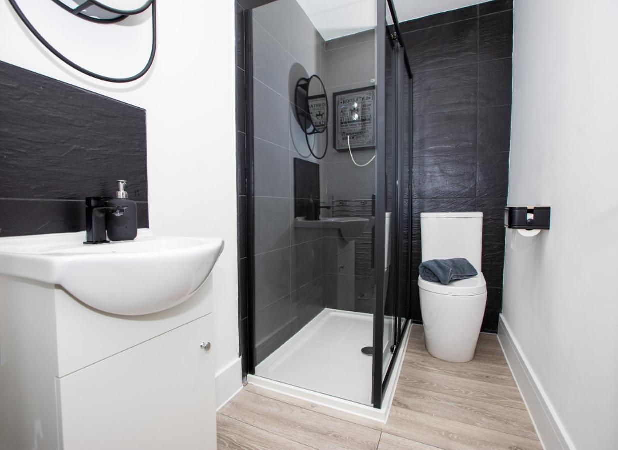 Stylish Stay Near The Stadium Walk To The Action Liverpool Exterior photo